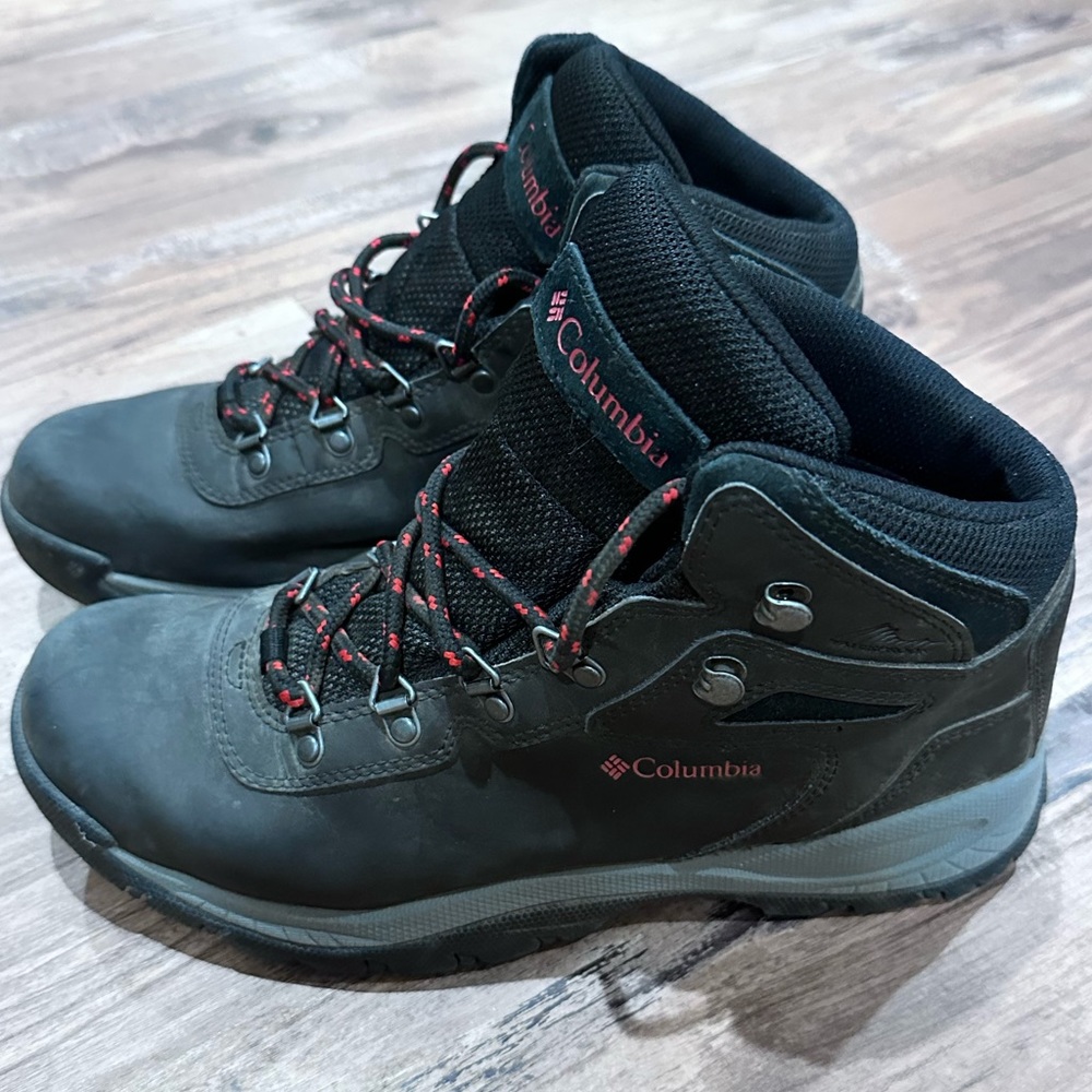 Columbia Newton Ridge Plus Women’s Waterproof Hiking Boots